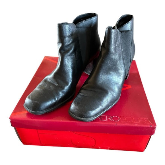 Aerosoles Womens Black Leather Ankle Boots Block Heel SZ 9 Square Toe Box SlipOn - Picture 1 of 4